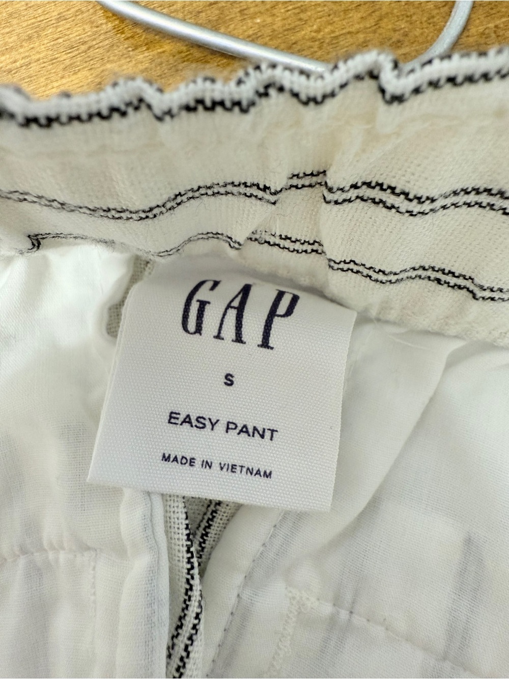 GAP white Pants with Black Vertical Stripes - Picture 8 of 8